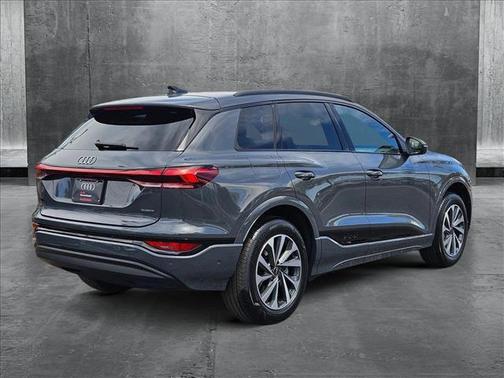 2025 Audi Q6 e-tron Premium Plus quattro