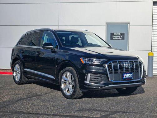 Mythos Black Metallic 2023 Audi Q7 45 Premium Plus