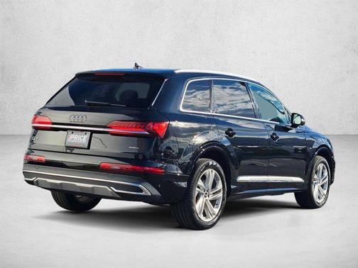 Mythos Black Metallic 2023 Audi Q7 45 Premium Plus