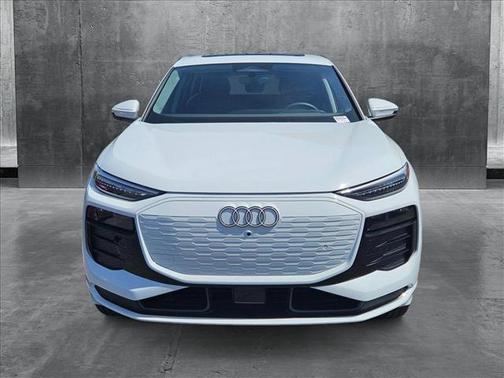 2025 Audi Q6 e-tron Premium Plus quattro