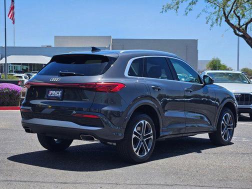 Tambora Gray Metallic 2025 Audi Q5 Premium TFSI quattro S tronic