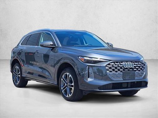 Tambora Gray Metallic 2025 Audi Q5 Premium TFSI quattro S tronic