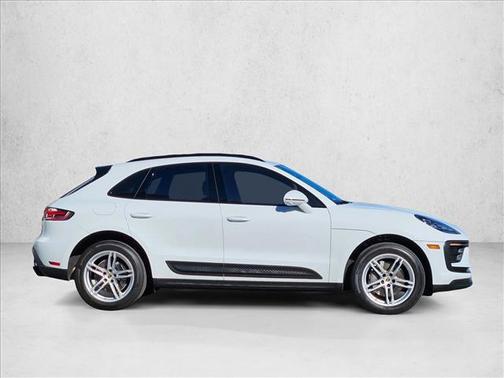 2022 Porsche Macan AWD