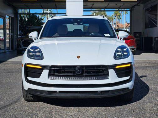 2022 Porsche Macan AWD