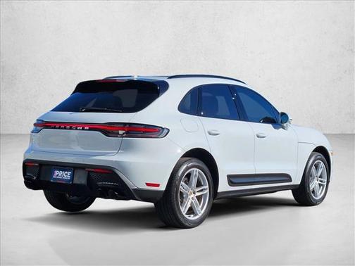 2022 Porsche Macan AWD