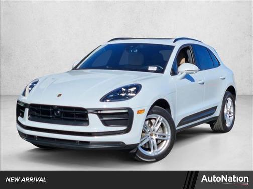 2022 Porsche Macan AWD