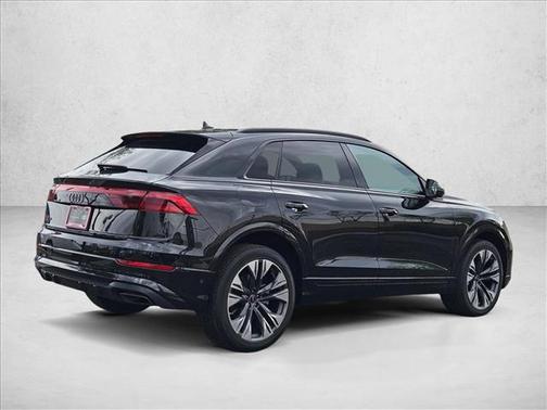 2025 Audi Q8 55 Premium Plus
