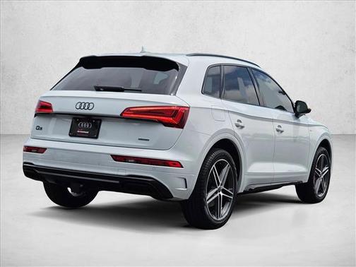Glacier White Metallic 2025 Audi Q5 55 S line Premium Plus