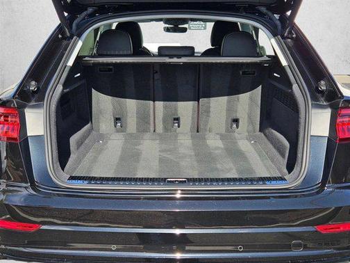Mythos Black Metallic 2022 Audi Q8 55 Premium