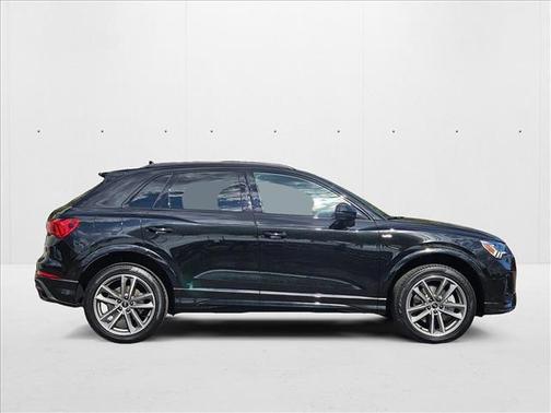2024 Audi Q3 Premium 45 TFSI S line quattro Tiptronic