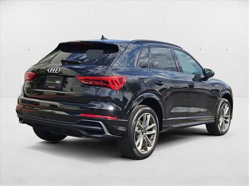 2024 Audi Q3 Premium 45 TFSI S line quattro Tiptronic