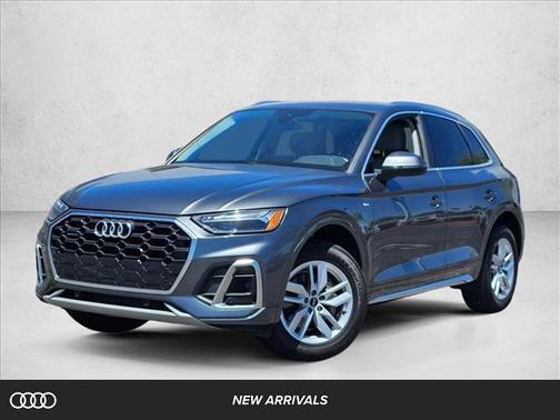 Daytona Gray Pearl Effect 2023 Audi Q5 45 S line Premium