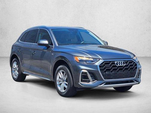Daytona Gray Pearl Effect 2023 Audi Q5 45 S line Premium