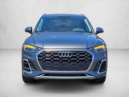 Daytona Gray Pearl Effect 2023 Audi Q5 45 S line Premium