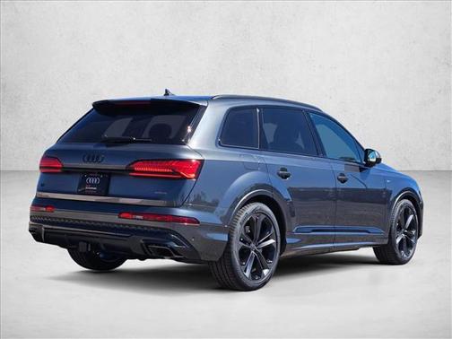 Daytona Gray Pearl Effect 2026 Audi Q7 55 Premium Plus