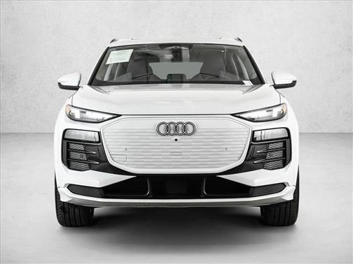 Glacier White Metallic 2025 Audi Q6 e-tron Premium Plus quattro