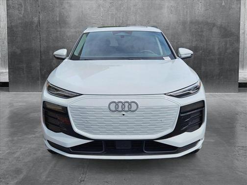 2025 Audi Q6 e-tron Premium quattro