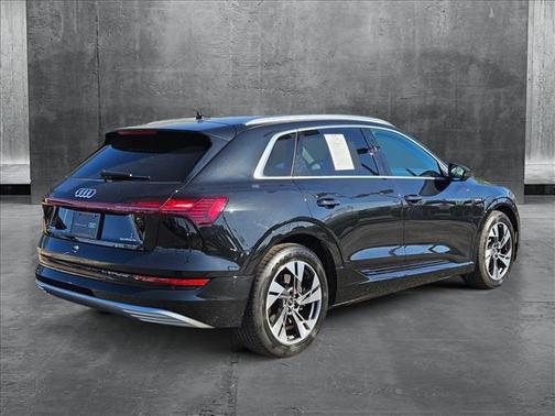 2023 Audi e-tron Premium Plus quattro