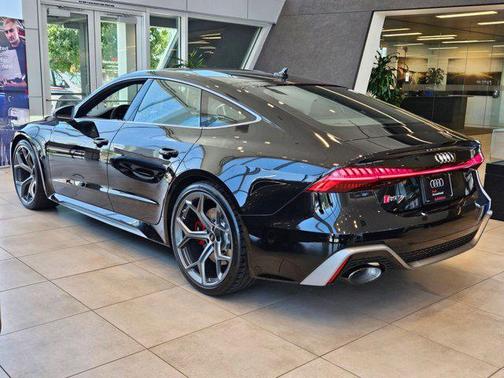 2025 Audi RS 7 4.0T Performance