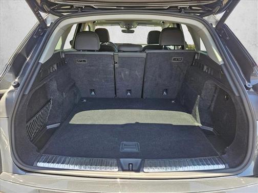 Tambora Gray Metallic 2025 Audi Q5 Premium TFSI quattro S tronic
