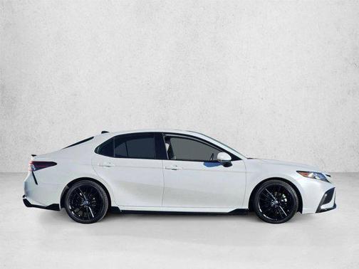 Wind Chill Pearl 2021 Toyota Camry XSE