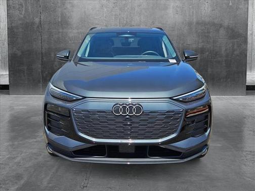 2025 Audi Q6 e-tron Premium Plus quattro