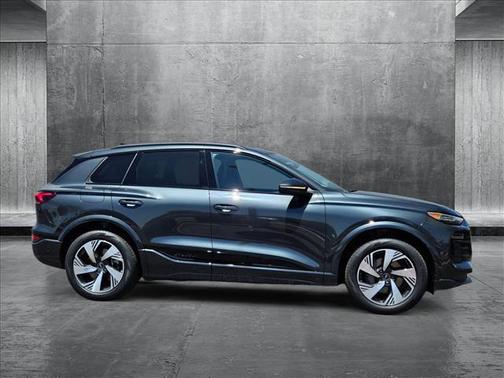 2025 Audi Q6 e-tron Premium Plus quattro