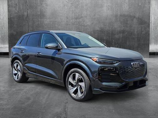 2025 Audi Q6 e-tron Premium Plus quattro