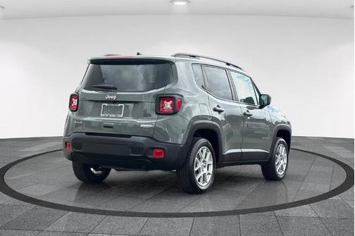 Sting Gray Clearcoat 2021 Jeep Renegade LATITUDE