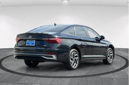 Deep Black Pearl Effect 2023 Volkswagen Jetta 1.5T SEL