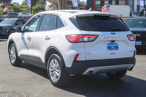 OXFORD WHITE 2022 Ford Escape SE