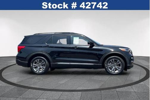 AGATE BLACK METALLIC 2023 Ford Explorer XLT
