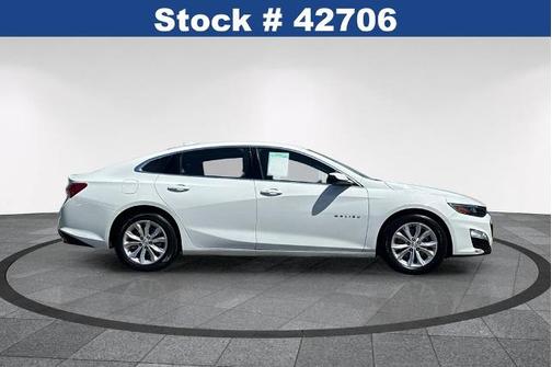 Summit White 2022 Chevrolet Malibu LT W/1LT