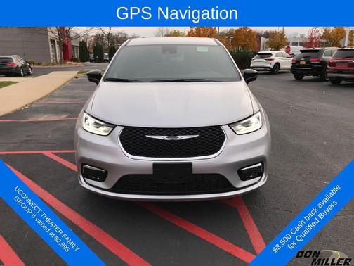 2026 Chrysler Pacifica Select