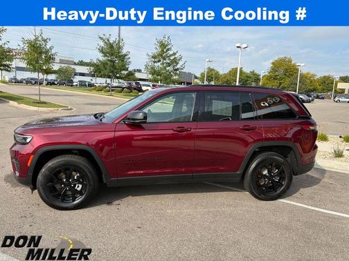 2025 Jeep Grand Cherokee Laredo