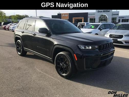 Diamond Black 2026 Jeep Grand Cherokee Altitude 4x4