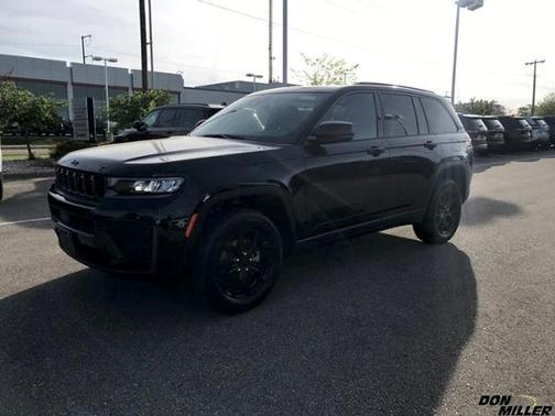 Diamond Black 2026 Jeep Grand Cherokee Altitude 4x4