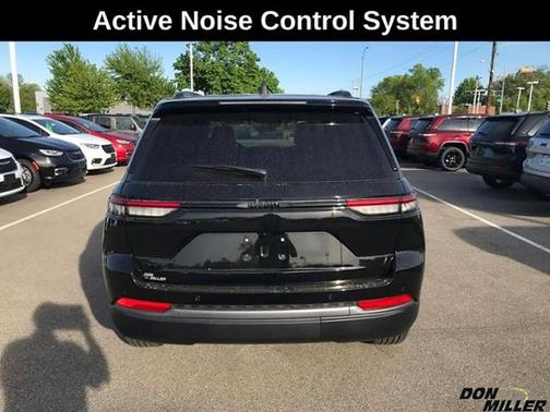 Diamond Black 2026 Jeep Grand Cherokee Altitude 4x4