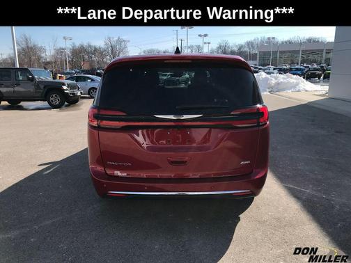 2026 Chrysler Pacifica Select