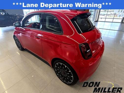 2024 FIAT 500e Base