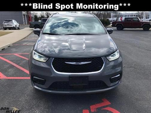 Ceramic Gray Clearcoat 2022 Chrysler Pacifica Touring-L