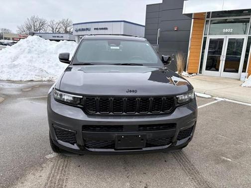 Metallic 2025 Jeep Grand Cherokee L Limited