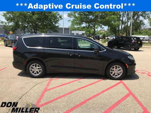 2023 Chrysler Pacifica Touring-L