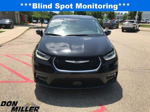 2023 Chrysler Pacifica Touring-L