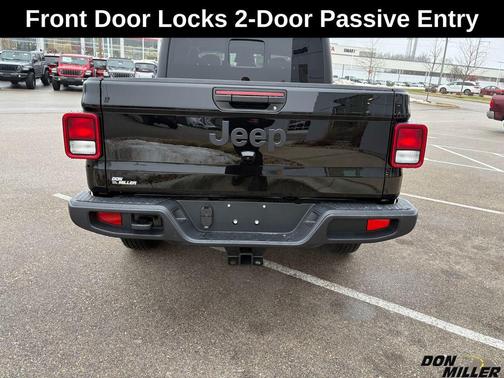 2026 Jeep Gladiator Sport