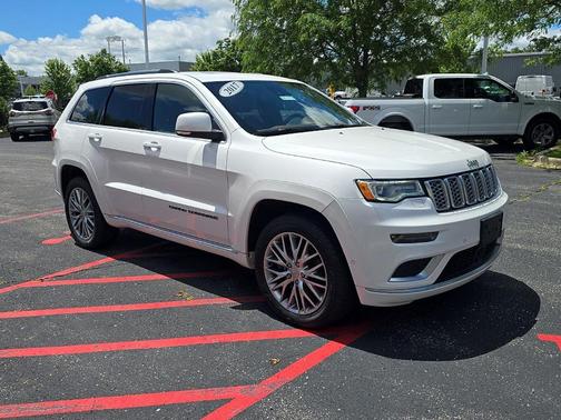 Ivory 2017 Jeep Grand Cherokee Summit
