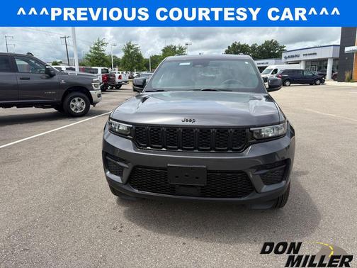 2025 Jeep Grand Cherokee Laredo