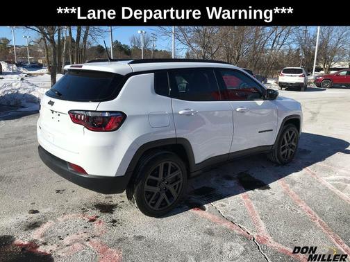Bright White Clearcoat 2026 Jeep Compass Latitude