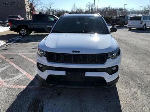 Bright White Clearcoat 2026 Jeep Compass Latitude