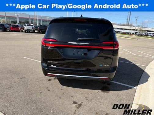 2025 Chrysler Pacifica Hybrid Pinnacle